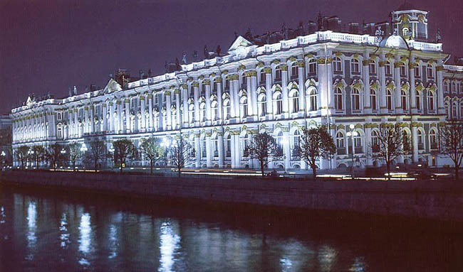 Зимний дворец ночью